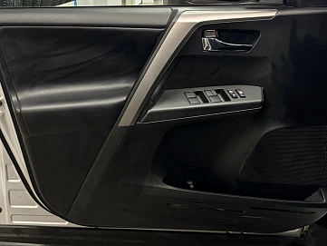 Toyota RAV4, 2019г, передний привод, автомат