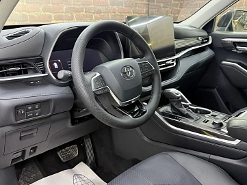 Toyota Highlander, 2026г, полный привод, автомат