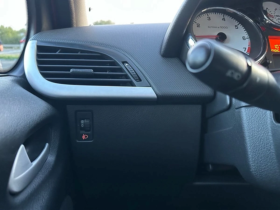 Peugeot 207, 2009г., передний привод, робот