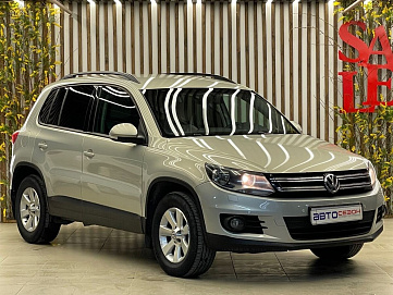 Volkswagen Tiguan, 2012г, передний привод, робот