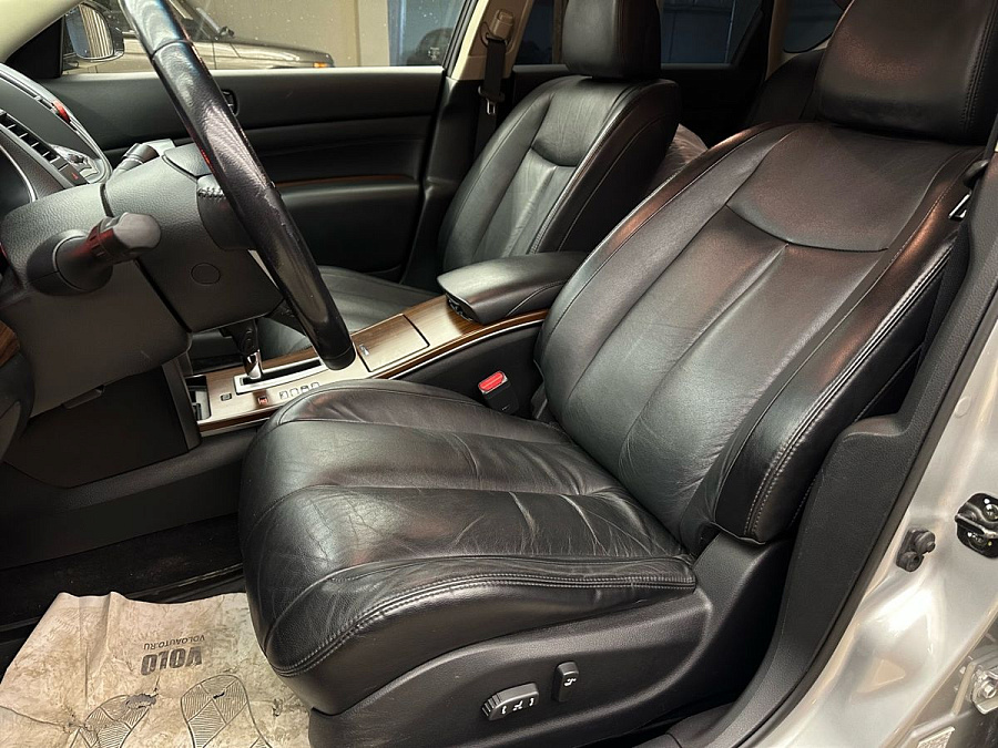 Nissan Teana, 2011г., передний привод, вариатор