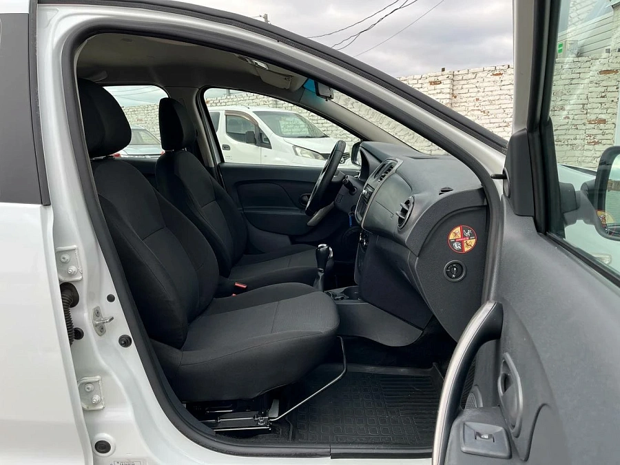 Renault Logan, 2020г., передний привод, автомат