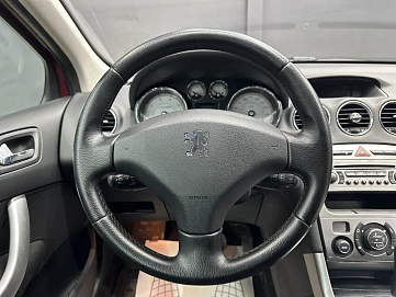 Peugeot 308, 2008г, передний привод, автомат