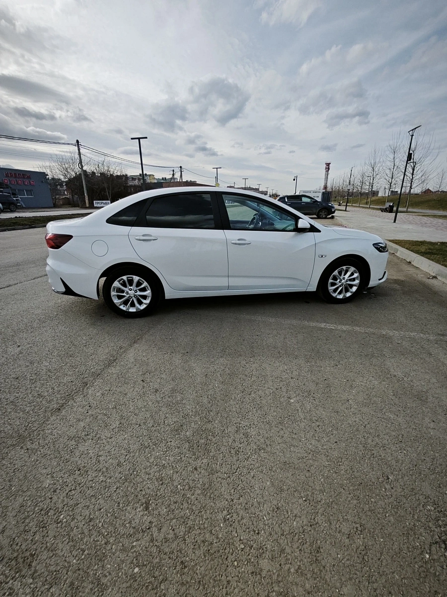 Chevrolet Monza, 2024г., передний привод, робот