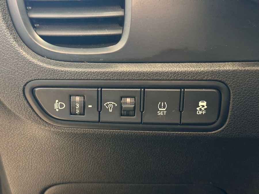 Kia Rio, 2017г., передний привод, механика