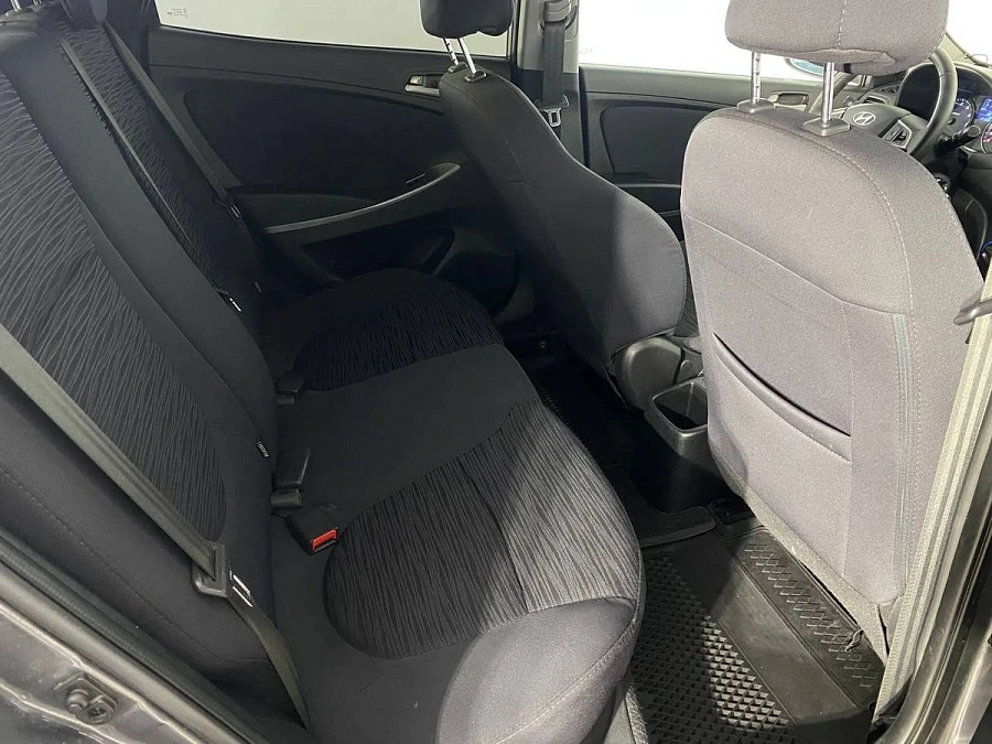 Hyundai Solaris, 2015г., передний привод, автомат