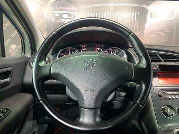 Peugeot 3008, 2011г, передний привод, механика