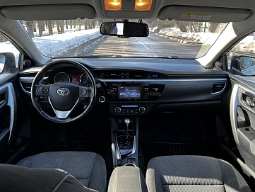 Toyota Corolla, 2013г, передний привод, вариатор