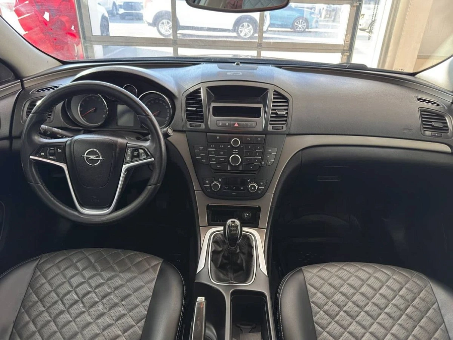 Opel Insignia, 2012г., передний привод, механика