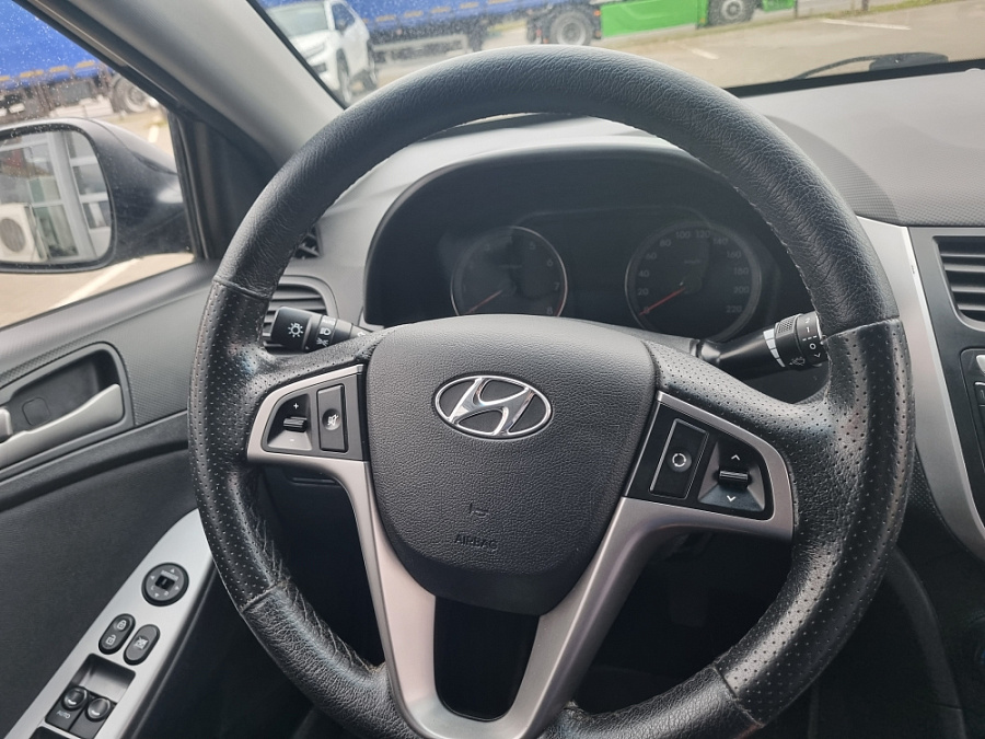 Hyundai Solaris, 2015г., передний привод, механика