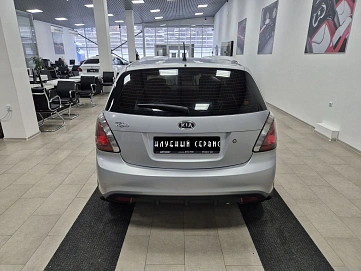 Kia Rio, 2010г, передний привод, механика