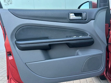 Ford Focus, 2010г, передний привод, автомат