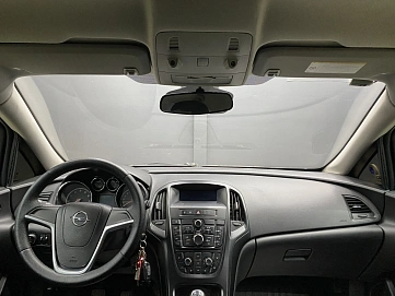 Opel Astra, 2011г, передний привод, механика