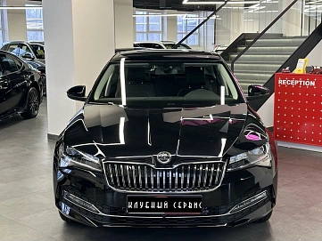 Skoda Superb, 2025г, передний привод, робот