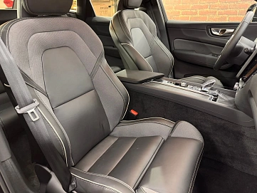 Volvo XC60, 2025г, полный привод, автомат