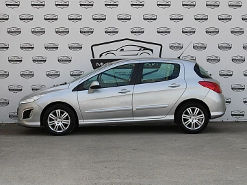 Peugeot 308, 2012г, передний привод, автомат