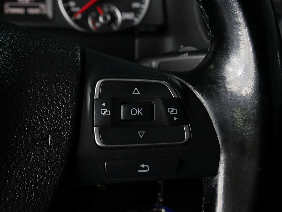 Volkswagen Tiguan, 2011г., полный привод, механика