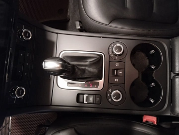 Volkswagen Touareg, 2013г, передний привод, автомат