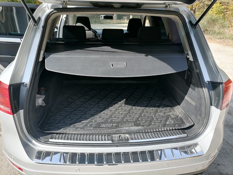 Volkswagen Touareg, 2011г., полный привод, автомат