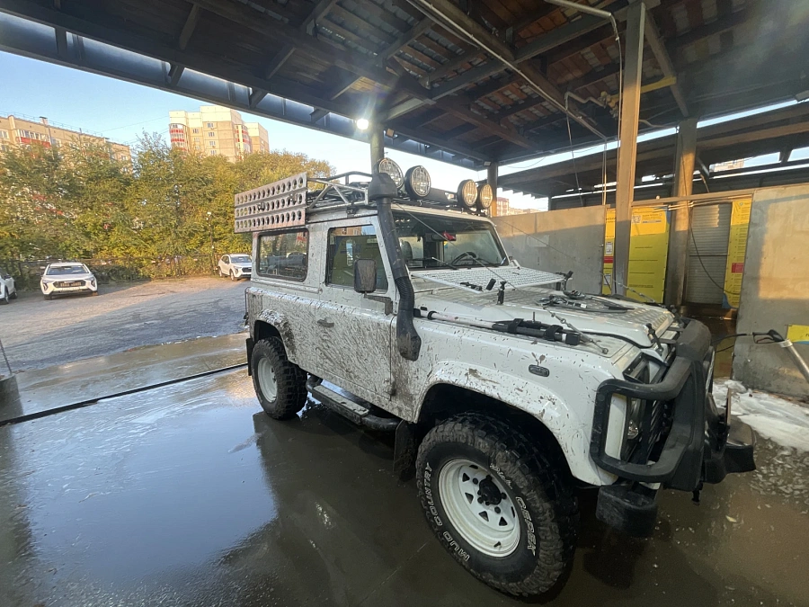 Land Rover Defender, 2005г., полный привод, механика