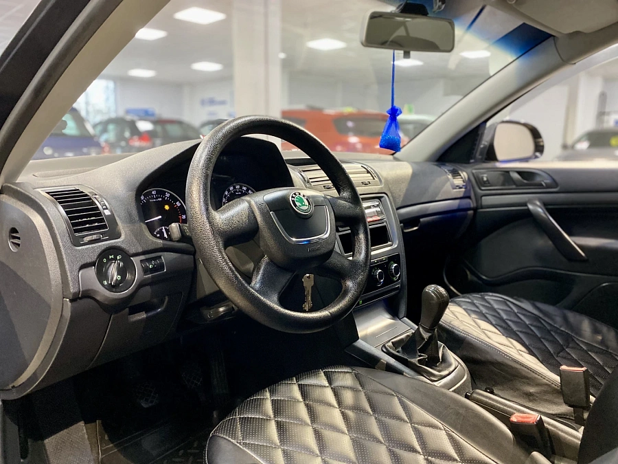 Skoda Octavia, 2010г., передний привод, механика
