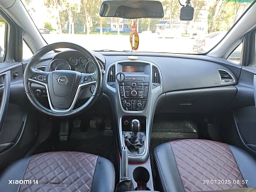 Opel Astra, 2013г, передний привод, механика