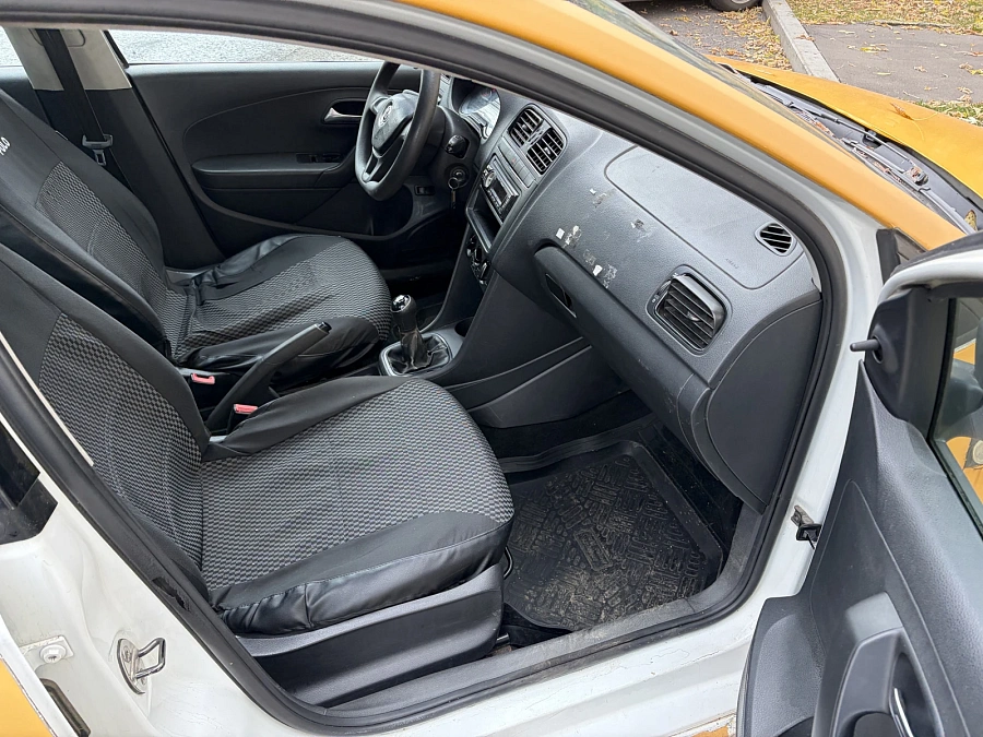 Volkswagen Polo, 2016г., передний привод, механика