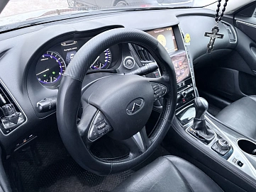Infiniti Q50, 2015г, задний привод, автомат