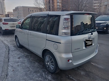 Toyota Sienta, 2015г, передний привод, вариатор