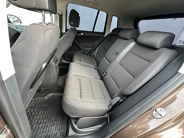 Volkswagen Tiguan, 2015г., полный привод, автомат