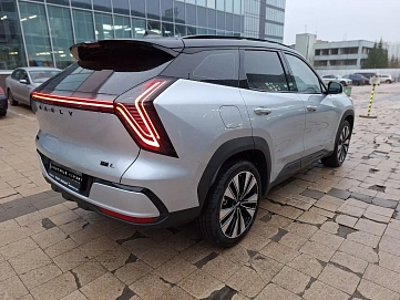 Geely Atlas, 2025г, передний привод, робот