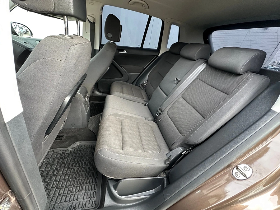 Volkswagen Tiguan, 2015г., полный привод, автомат