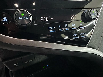Toyota Camry, 2019г, передний привод, автомат