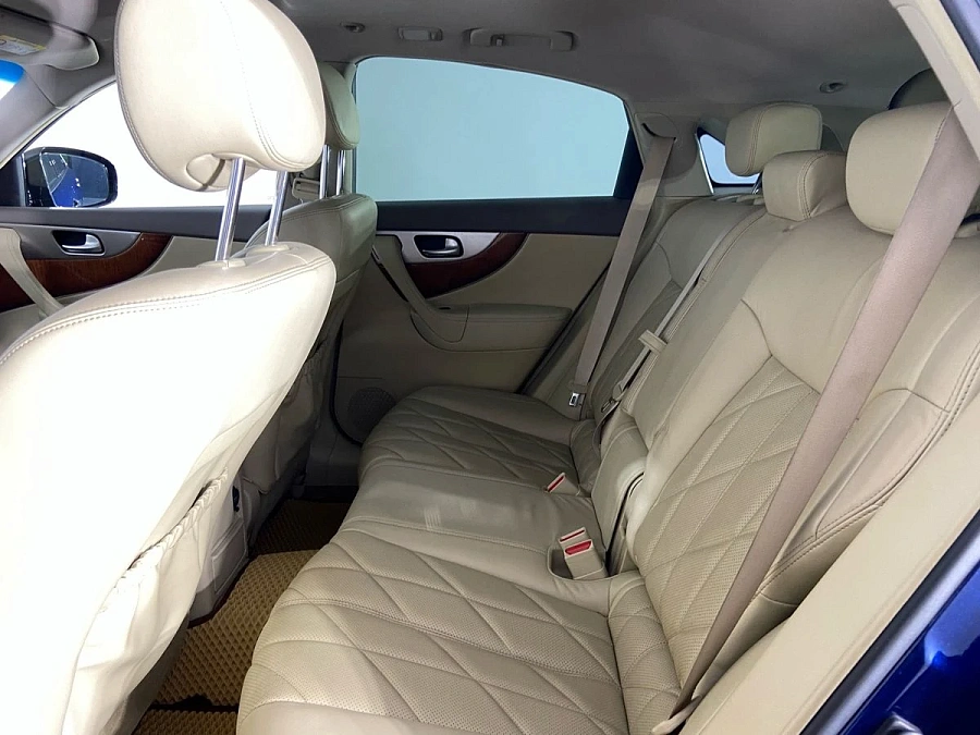 Infiniti QX70, 2014г., полный привод, автомат