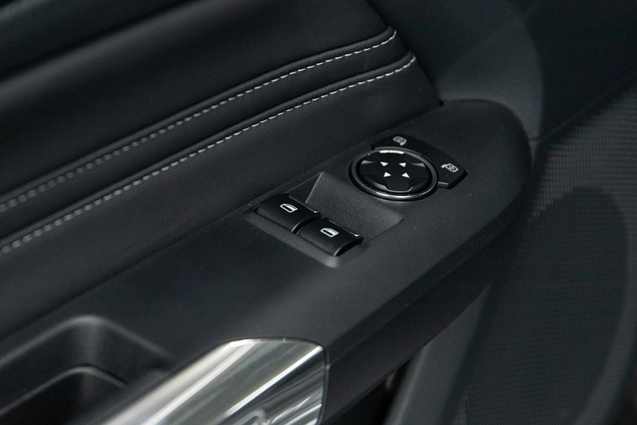 Ford Mustang, 2023г., задний привод, механика