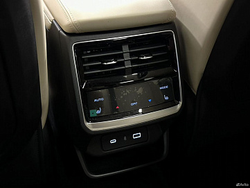 Geely Monjaro, 2024г, передний привод, автомат