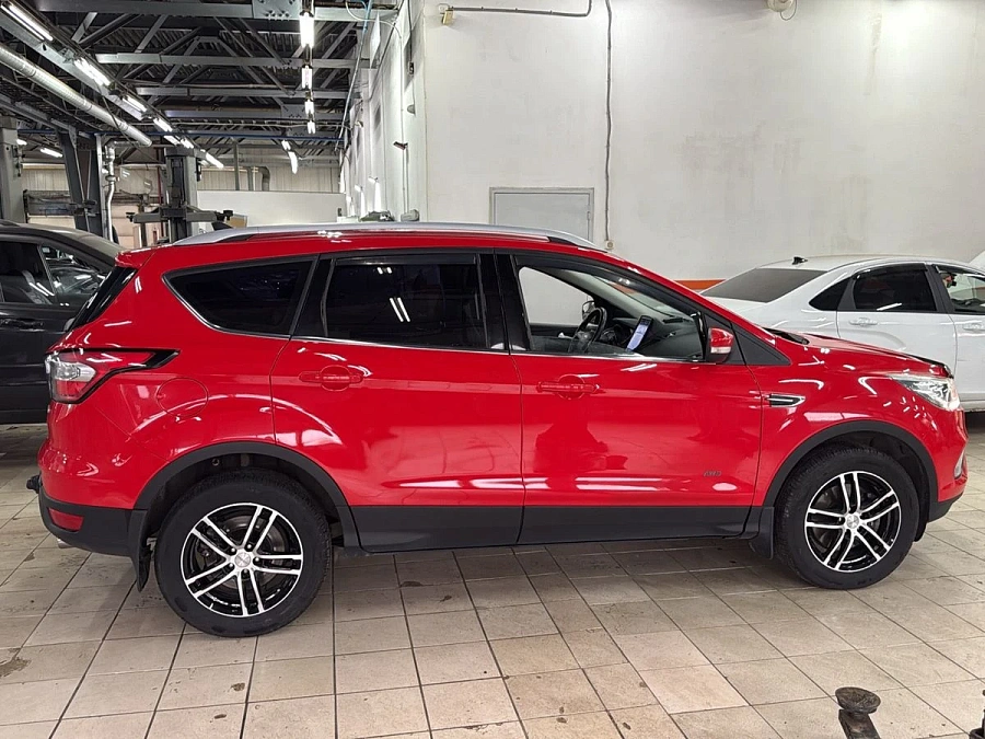 Ford Kuga, 2017г., полный привод, автомат