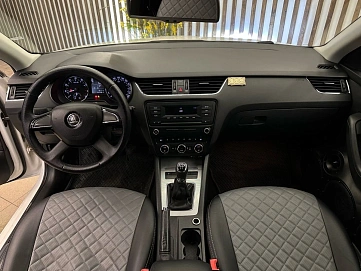 Skoda Octavia, 2014г, передний привод, механика