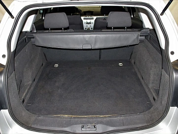 Opel Astra, 2011г, передний привод, механика