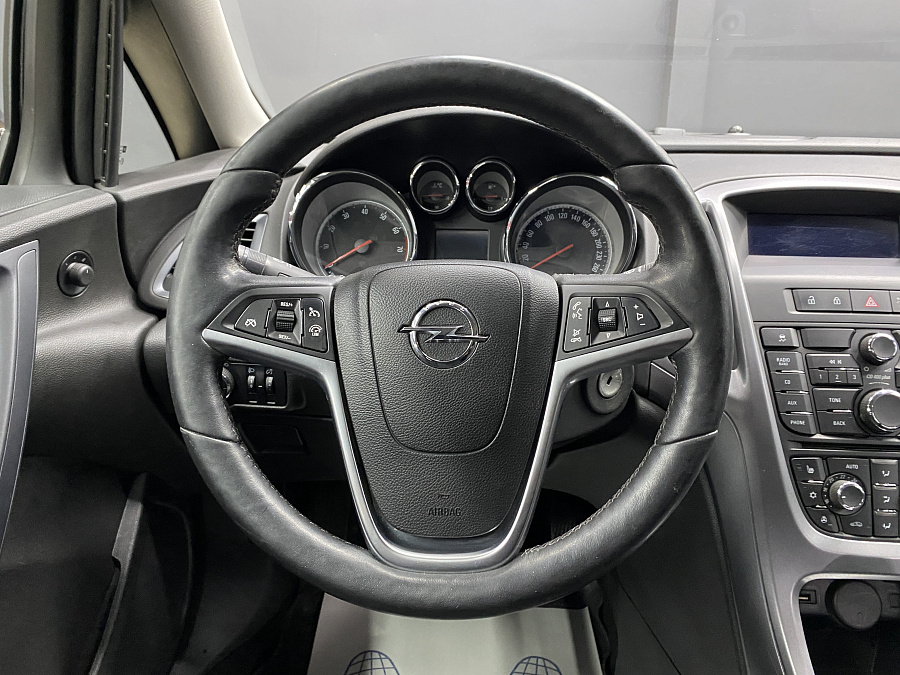 Opel Astra, 2014г., передний привод, автомат