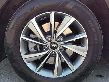 Hyundai Santa Fe, 2019г, полный привод, автомат