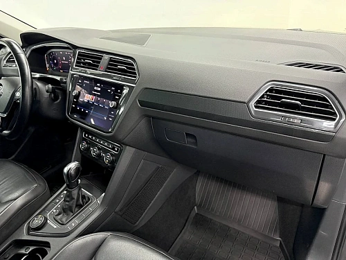 Volkswagen Tiguan, 2020г, полный привод, робот