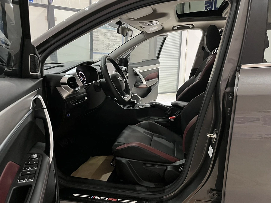 Geely Binyue, 2021г., передний привод, робот