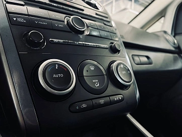 Mazda CX-7, 2011г., передний привод, автомат