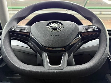 Skoda Superb, 2025г, передний привод, робот