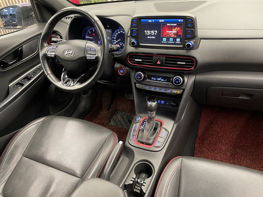 Hyundai Kona, 2018г., передний привод, робот