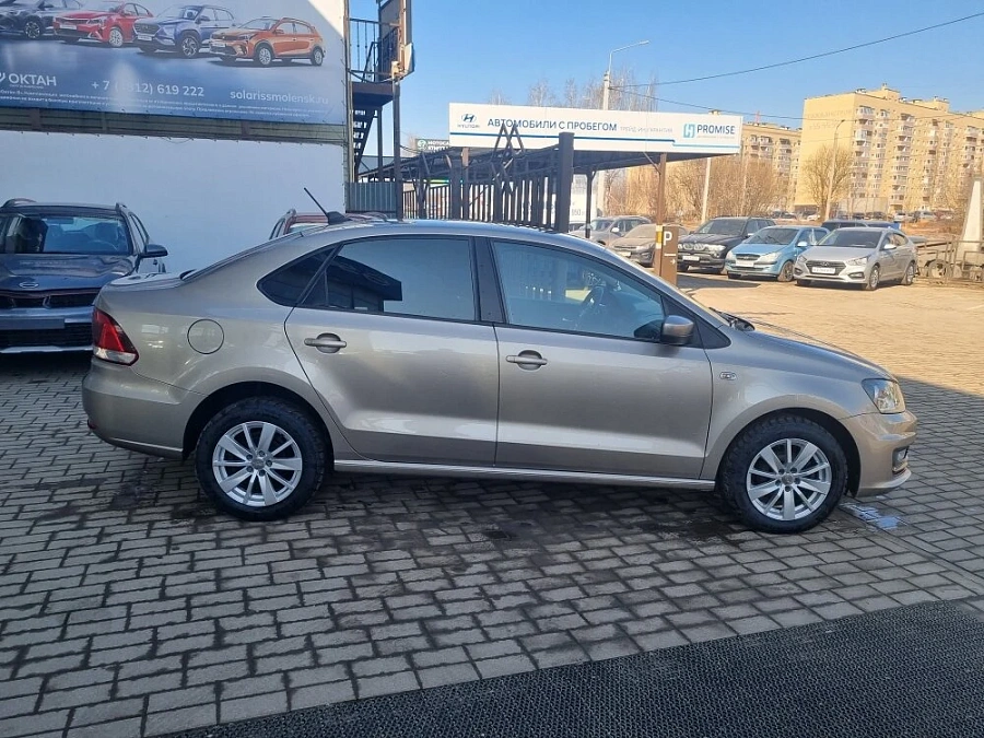 Volkswagen Polo, 2017г., передний привод, механика