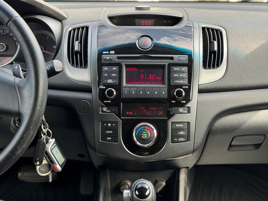 Kia Cerato, 2011г., передний привод, автомат