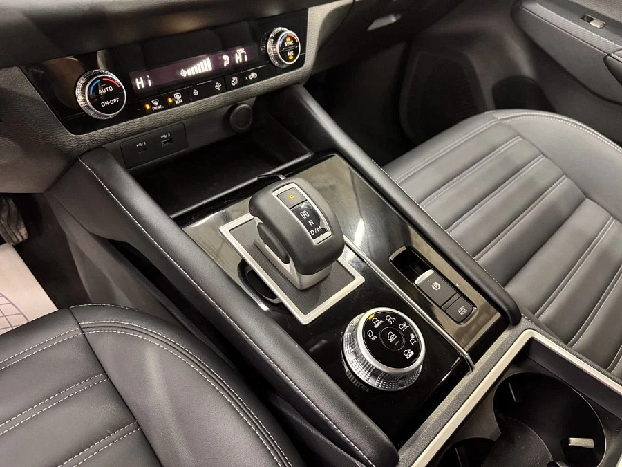 Mitsubishi Outlander, 2023г., полный привод, вариатор