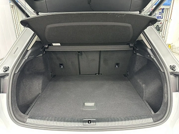 Audi Q3, 2021г, передний привод, робот